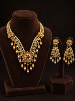 Noor Jharokha mossanite set